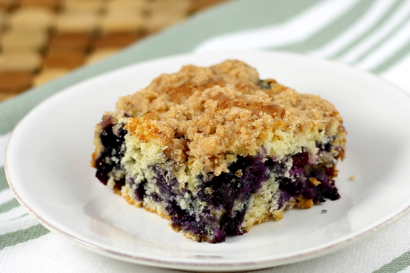 Blueberry Buckle Cake With Crumb Topping