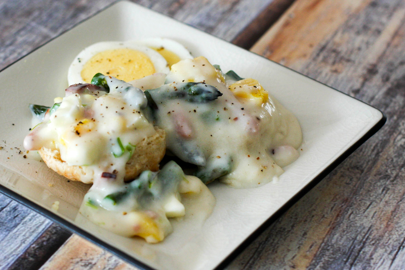 Asparagus, Ham, and Eggs With Creamy Sauce