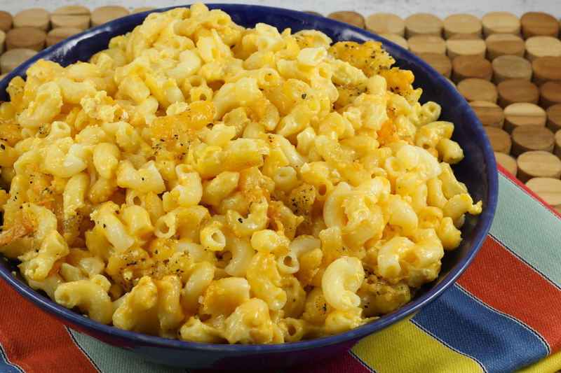 macaroni and cheese casserole in serving bowl
