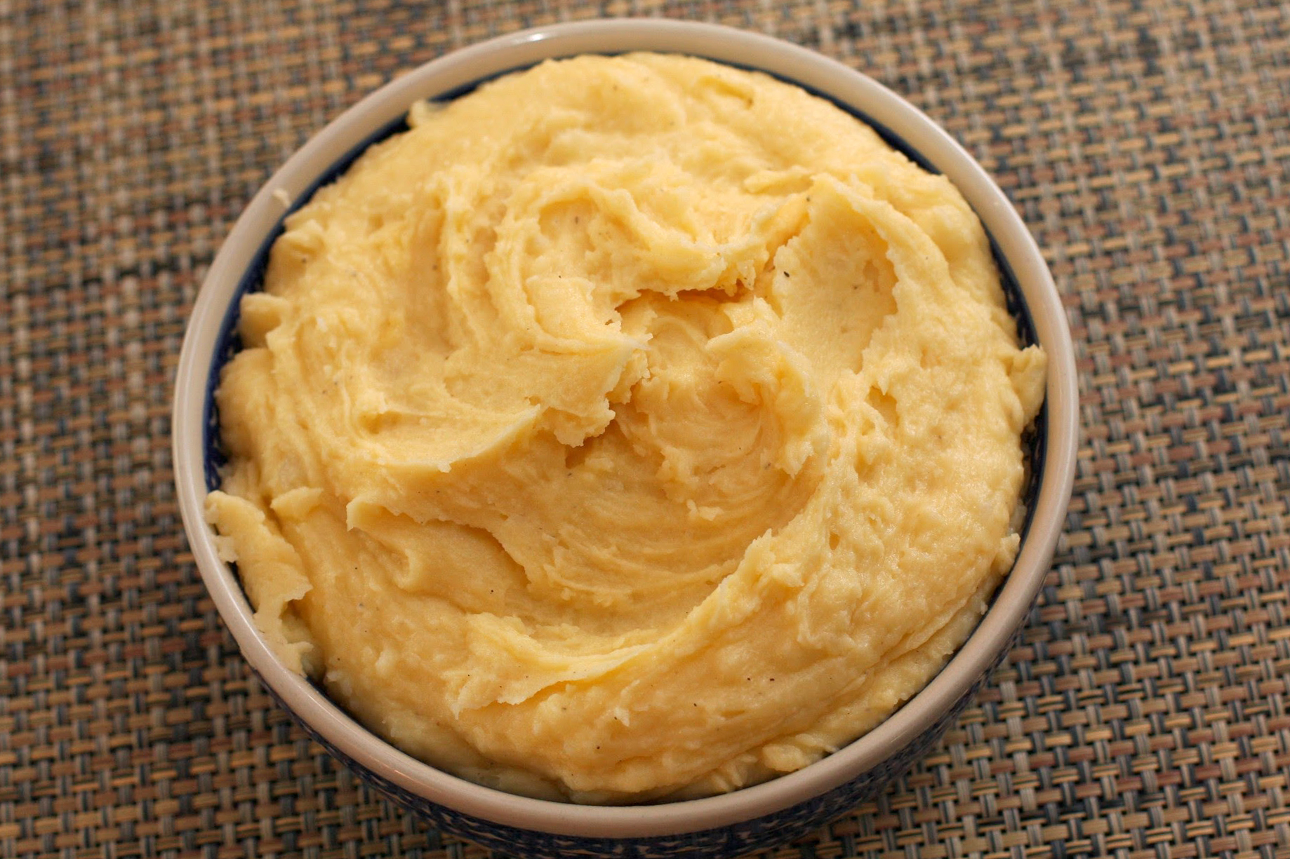 Smoked Cheddar Mashed Potatoes Recipe