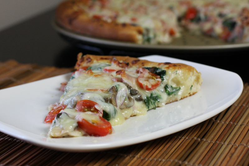 Ham and Spinach Pizza With Parmesan Cheese Sauce