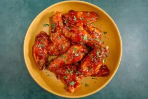 air fryer chicken wings with spicy korean sauce