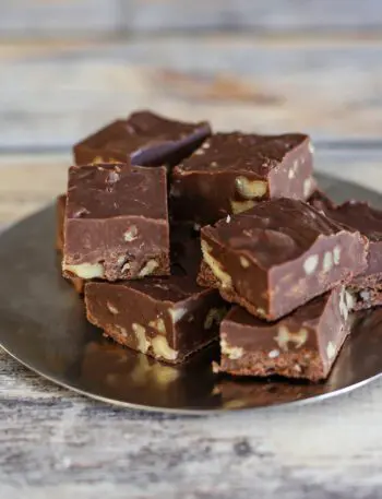 5-minute chocolate fudge on plate