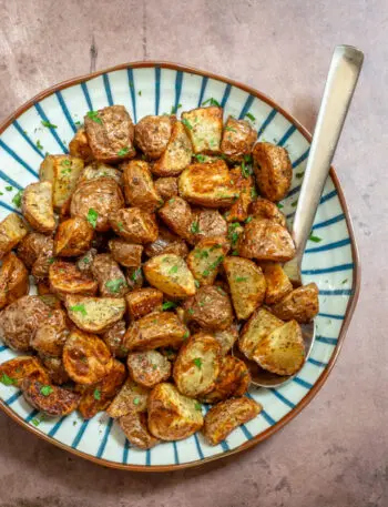 air fryer potatoes in a serving dish