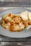 apple crumble with ice cream