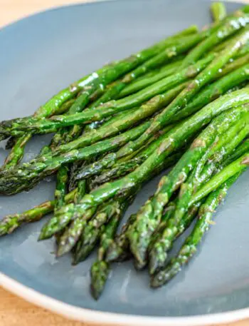 asparagus on a plate