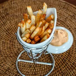 baked french fries with sriracha mayo