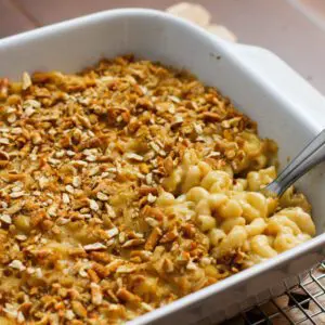 beer macaroni and cheese with a crumbled pretzel topping