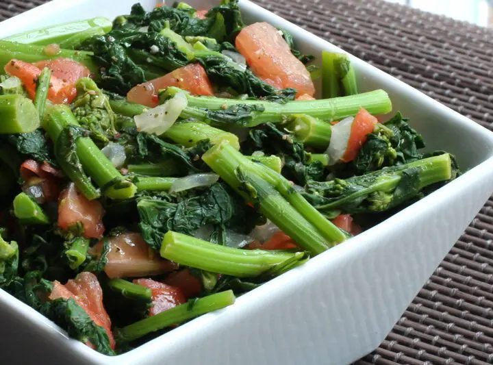 broccoli raab or rabe with tomatoes and garlic