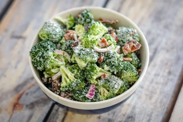 broccoli salad with baked sugared bacon