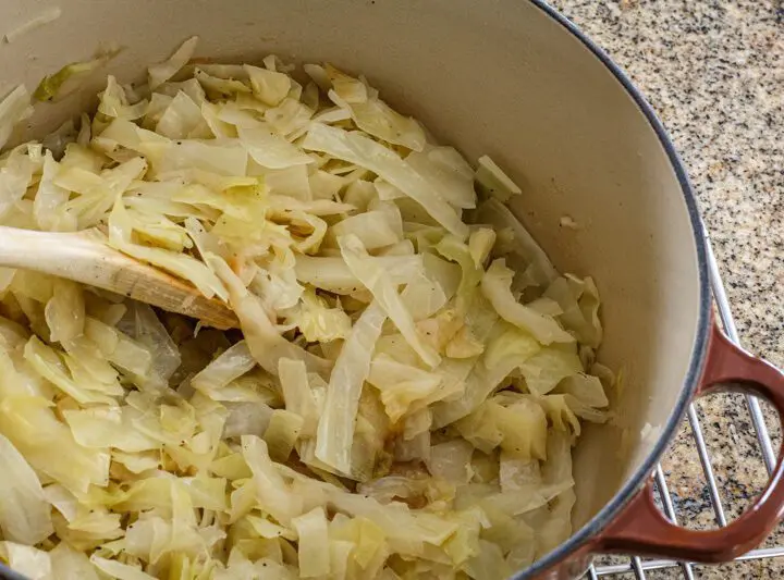 braised cabbage in a dutch oven