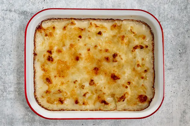 Baked British cauliflower cheese