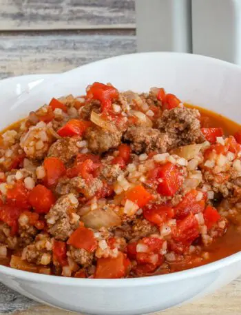 spanish style cauliflower rice in a serving b owl