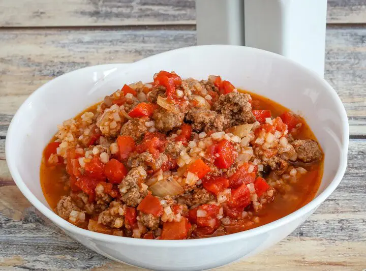 spanish style cauliflower rice in a serving b owl