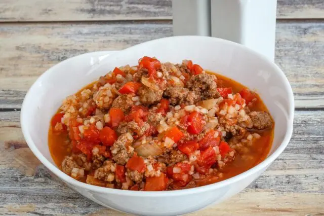 spanish style cauliflower rice in a serving b owl