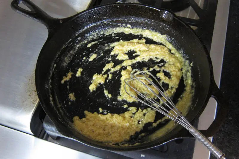 making a roux for chicken gravy with pan drippings