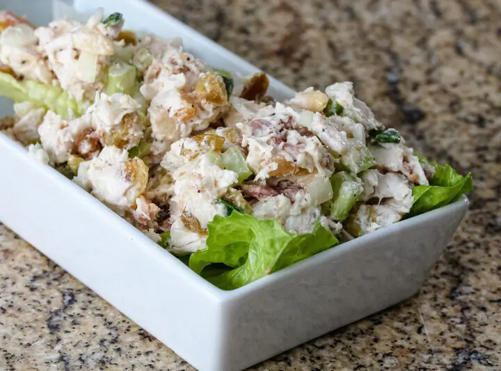 chicken salad with bacon and raisins