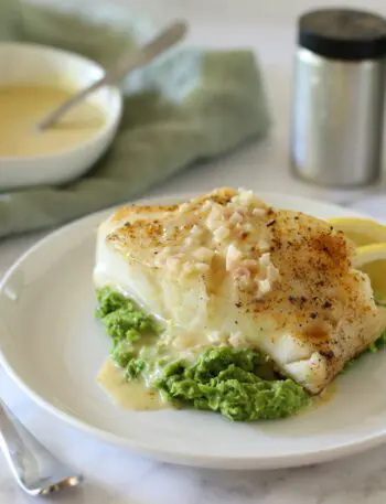 chilean sea bass with beurre blanc lemon sauce and pea puree