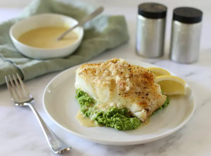 chilean sea bass with beurre blanc lemon sauce and pea puree