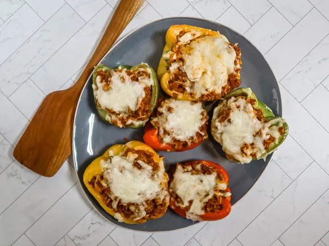 Baked stuffed bell peppers ready to serve.