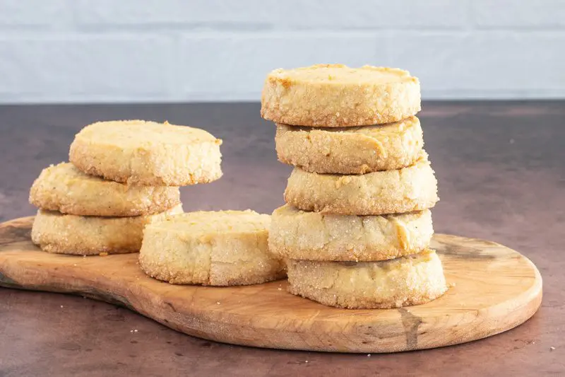sablé cookies with cardamom and citrus zest.