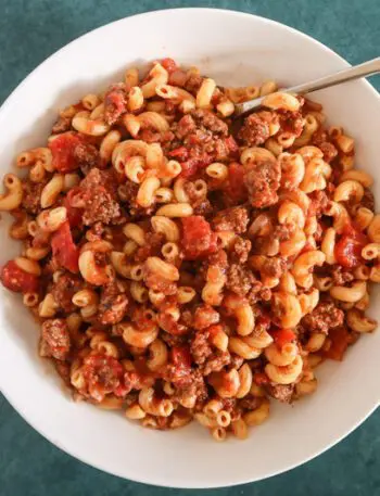 american chop suey in a bowl