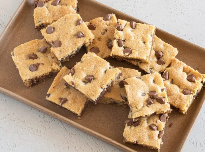 Classic chocolate chip cookie bars