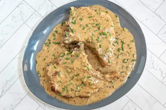 pork chops with creamy apple cider sauce