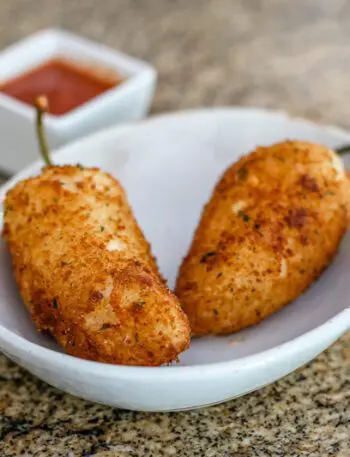 jalapeño peppers deep fried with cheese bacon filling