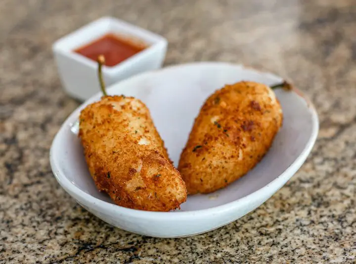 jalapeño peppers deep fried with cheese bacon filling