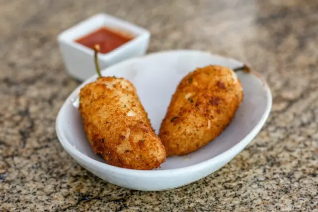 jalapeño peppers deep fried with cheese bacon filling