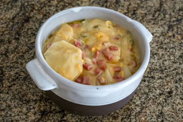 slow cooker scalloped potatoes with ham and cheese