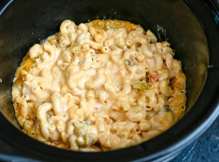 slow cooker macaroni and cheese with tex-mex flavors