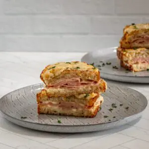 croque monsieur sandwich with ham and cheese