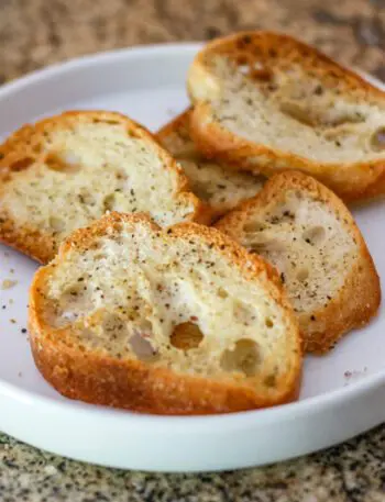 Simple seasoned crostini on a plate