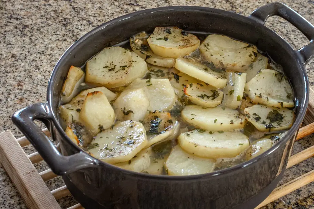 A baking dish with Dublin coddle