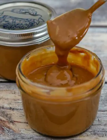 slow cooker dulce de leche in jars