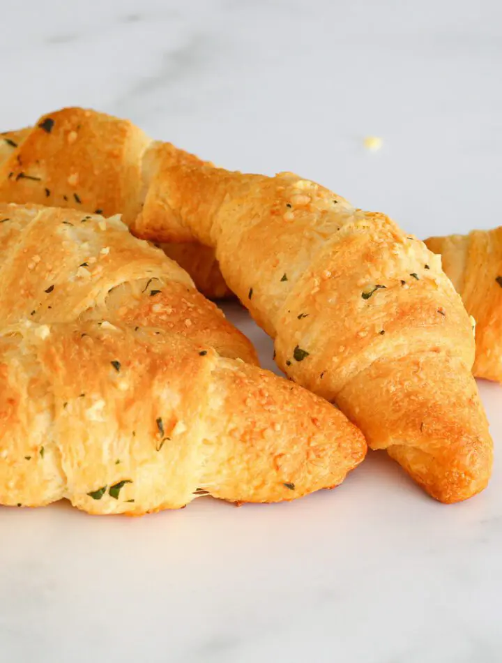 garlic butter crescent rolls