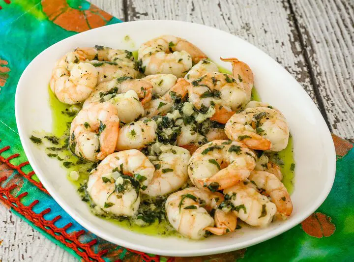 garlic butter shrimp with parsley