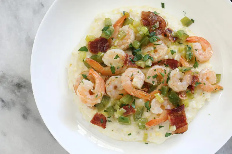 garlic cheese grits with shrimp