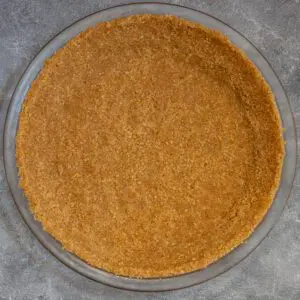 a homemade graham cracker pie crust