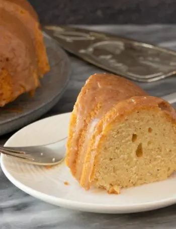 instant pot donut cake, sliced