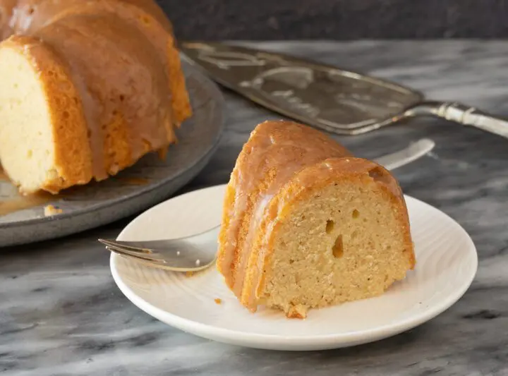 instant pot donut cake, sliced