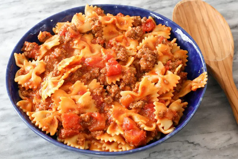 instant pot farfalle and beef with tomatoes