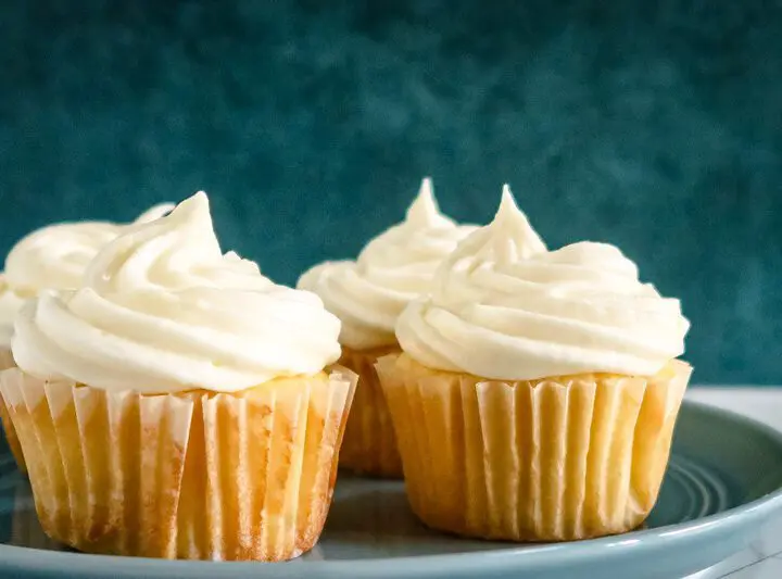 lemon cream cheese frosting on cupcakes