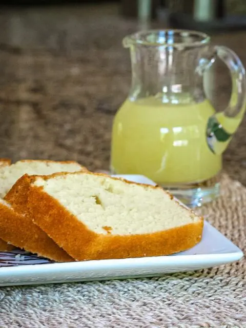 lemon dessert sauce and pound cake