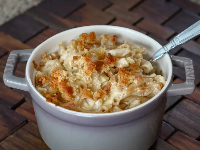 serving of macaroni and cheese