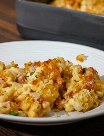 macaroni and cheese with ham