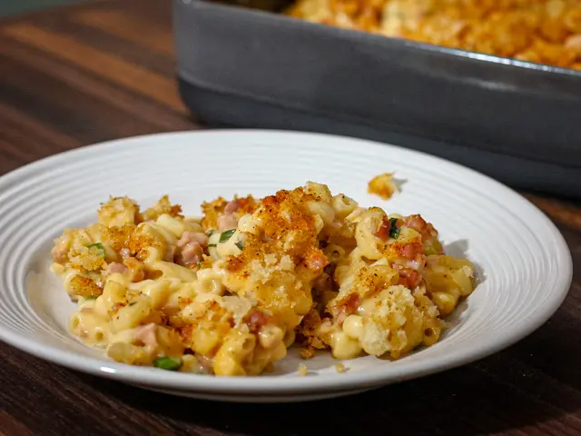 macaroni and cheese with ham