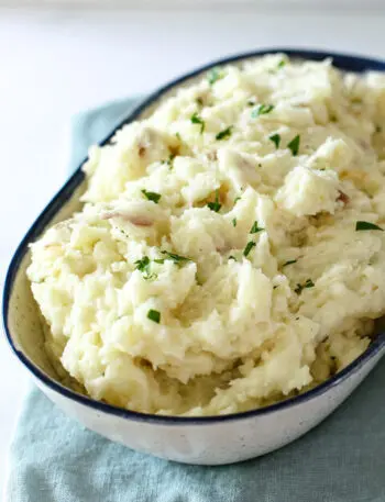 bowl of mashed potatoes